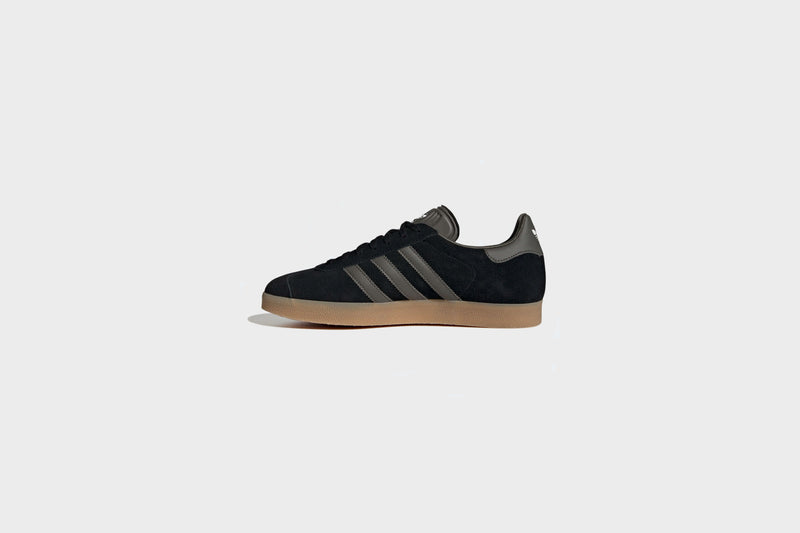 Adidas Gazelle (Core Black/Pantone/Cloud White) - 4 Sneakers Adidas Gazelle (Core Black/Pantone/Cloud White) - 4 -shooos shop