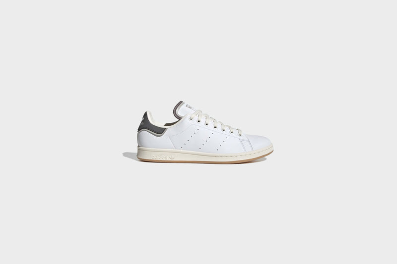 Adidas Stan Smith (Cloud White/Off White/Gum) - 8 Sneakers Adidas Stan Smith (Cloud White/Off White/Gum) - 8 -shooos shop