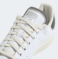 Sneakers Adidas Stan Smith (Cloud White/Off White/Gum) - 8 6 Sneakers Adidas Stan Smith (Cloud White/Off White/Gum) - 8 -shooos shop AdidasStanSmith CloudWhite OffWhite Gum GX44487 800x