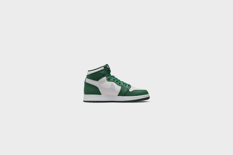Air Jordan 1 Retro High OG (GS) (Gorge Green/Metallic Silver) - 3.5Y Sneakers Air Jordan 1 Retro High OG (GS) (Gorge Green/Metallic Silver) - 3.5Y -shooos shop AirJordan1RetroHighOG GS GorgeGreen MetallicSilver 575441