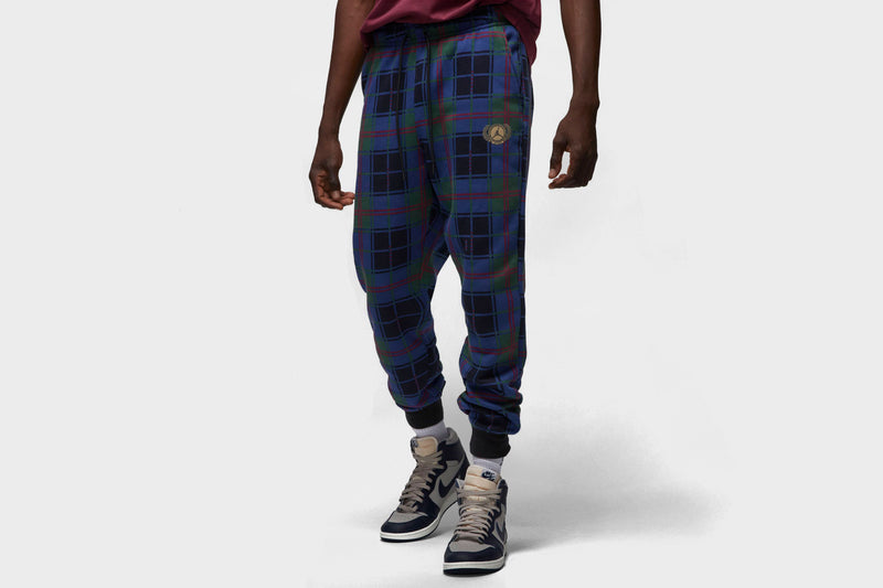 Jordan Essential Holiday Fleece Sweatpants (Noble Green/Rattan) - M Apparel Jordan Essential Holiday Fleece Sweatpants (Noble Green/Rattan) - M -shooos shop JordanEssentialHolidayFleeceSweatpants NobleGreen Rattan DV9388