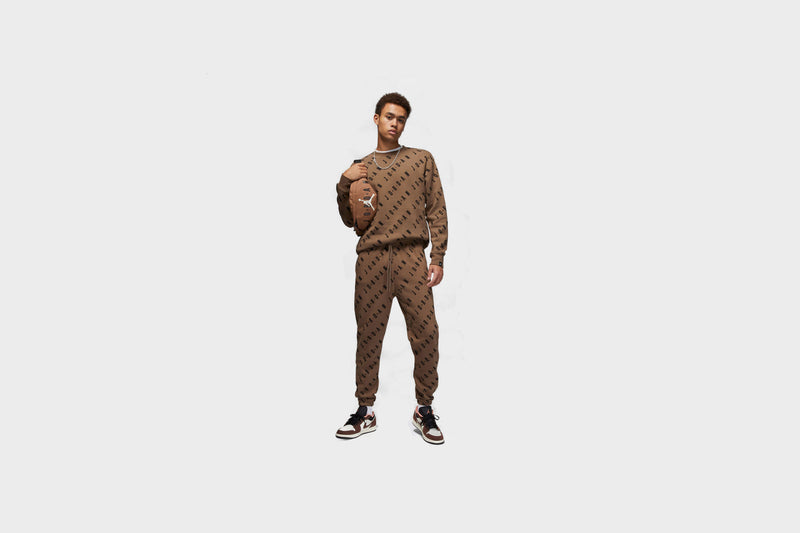 Jordan Essentials Graphic Fleece Pants (Palomino) - S Apparel Jordan Essentials Graphic Fleece Pants (Palomino) - S -shooos shop JordanEssentialsGraphicFleecePants Palomino DV7646