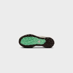 Sneakers Nike ACG Lowcate (Limestone/Green Glow) - 7 7 Sneakers Nike ACG Lowcate (Limestone/Green Glow) - 7 -shooos shop NikeACGLowcate Limestone GreenGlow DX2256 2008 800x