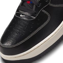 Sneakers Nike Air Force 1 Mid ‘07 LV8 (Black/Black-Pale Ivory) - 7 9 Sneakers Nike Air Force 1 Mid ‘07 LV8 (Black/Black-Pale Ivory) - 7 -shooos shop NikeAirForce1Mid 07LV8 Black Black PaleIvory DV1029 01010 800x