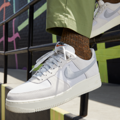 Sneakers Nike Air Force 1 ‘07 LV8 (Sail/Lt Smoke Grey-Photon Dust) - 7 2 Sneakers Nike Air Force 1 ‘07 LV8 (Sail/Lt Smoke Grey-Photon Dust) - 7 -shooos shop NikeAirForce1 07LV8 Sail LtSmokeGrey PhotonDust DO9801 100hero1 800x