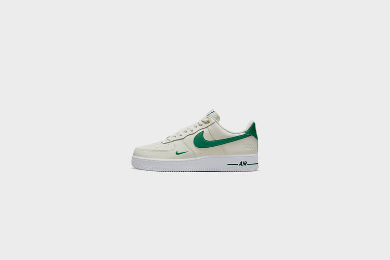 Nike Air Force 1 '07 LV8 (Sail/Malachite-White) - 7 Sneakers Nike Air Force 1 '07 LV8 (Sail/Malachite-White) - 7 -shooos shop NikeAirForce1 07LV8 White Black White DQ7658