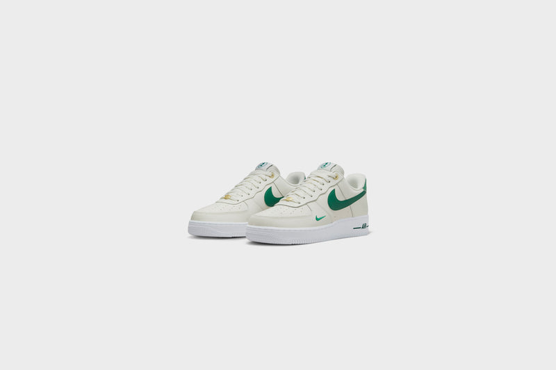 Nike Air Force 1 '07 LV8 (Sail/Malachite-White) - 7 Sneakers Nike Air Force 1 '07 LV8 (Sail/Malachite-White) - 7 -shooos shop NikeAirForce1 07LV8 White Black White DQ7658