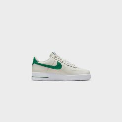 Sneakers Nike Air Force 1 '07 LV8 (Sail/Malachite-White) - 7 2 Sneakers Nike Air Force 1 '07 LV8 (Sail/Malachite-White) - 7 -shooos shop NikeAirForce1 07LV8 White Black White DQ7658 1013 800x