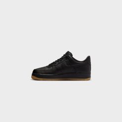 Sneakers Nike Air Force 1 ‘07 (Black/Black-Gum Light Brown) - 7 -shooos shop NikeAirForce1 07 Black Black GumLightBrown DZ4404 0015 800x