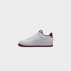 Sneakers Nike Air Force 1 ‘07 (White/White-Dark Beetroot) - 7 -shooos shop NikeAirForce1 07 White White DarkBeetroot DH7561 1065 800x
