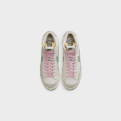 Sneakers Nike Blazer Mid ‘77 PRM (Sail/Enamel Green-Coconut Milk) - 7 6 Sneakers Nike Blazer Mid ‘77 PRM (Sail/Enamel Green-Coconut Milk) - 7 -shooos shop NikeBlazerMid 77PRM Sail EnamelGreen CoconutMilk DO9787 1007 800x