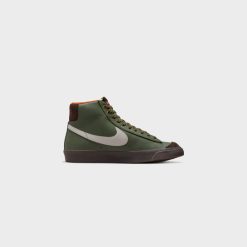 Sneakers Nike Blazer Mid ‘77 VNTG (Army Olive/Summit White) - 7 3 Sneakers Nike Blazer Mid ‘77 VNTG (Army Olive/Summit White) - 7 -shooos shop NikeBlazerMid 77VNTG ArmyOlive SummitWhite DZ5176 3004 800x