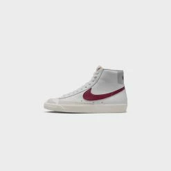 Sneakers Nike Blazer Mid ‘77 VNTG (White/Dark Beetroot-Grey Fog) - 7