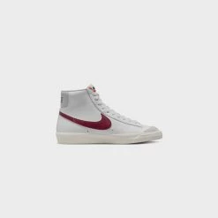 Sneakers Nike Blazer Mid ‘77 VNTG (White/Dark Beetroot-Grey Fog) - 7 -shooos shop NikeBlazerMid 77VNTG White DarkBeetroot GreyFog BQ6806 1203 800x