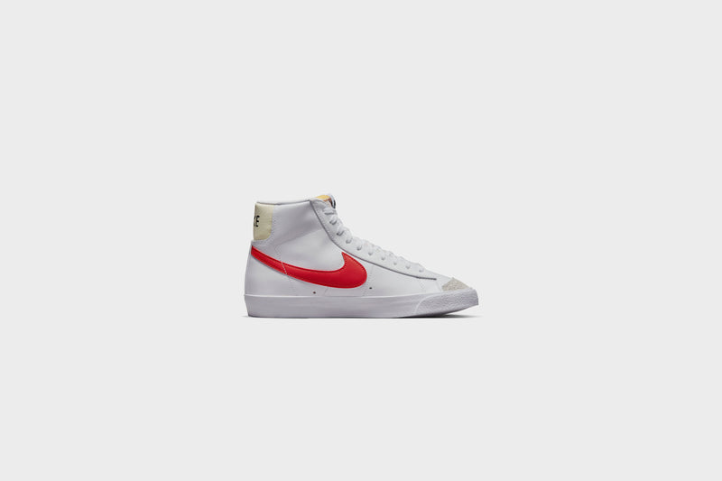 Sneakers Nike Blazer Mid ‘77 VNTG (White/Picante Red-Coconut Milk) - 7 3 Sneakers Nike Blazer Mid ‘77 VNTG (White/Picante Red-Coconut Milk) - 7 - Image 3