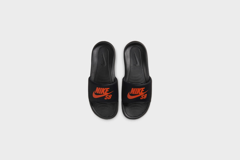 Sneakers Nike SB Victori One Slide (Black/Team Orange-Black) - 5 1 Sneakers Nike SB Victori One Slide (Black/Team Orange-Black) - 5