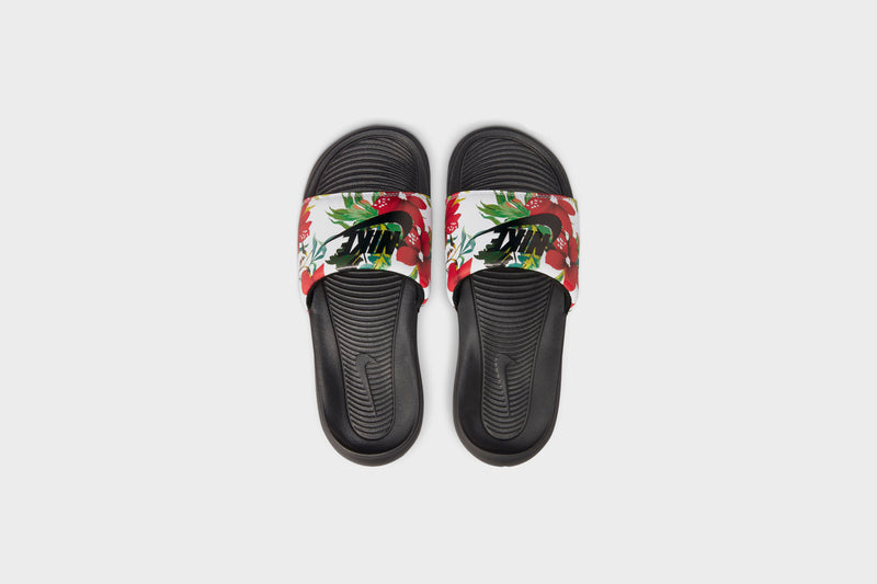 WMNS Nike Victori One Slide Print (White/Black-Siren Red) - 5 WMNS Sneakers WMNS Nike Victori One Slide Print (White/Black-Siren Red) - 5 WMNS -shooos shop NikeWVictoriOne White SirenRed AtomicGreen Black CN9676