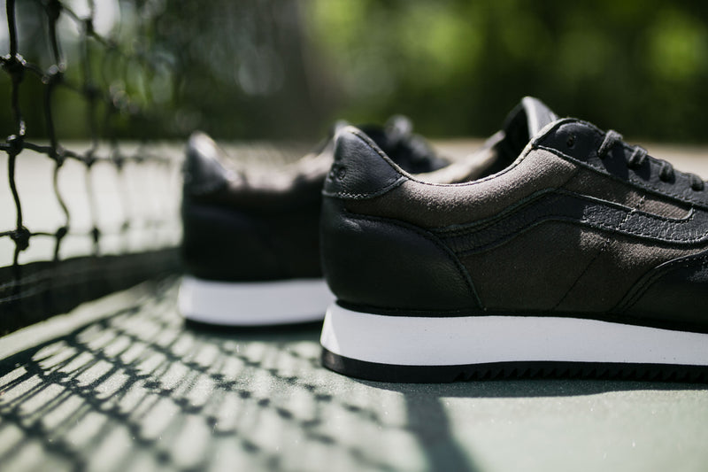 Vans Suiting Runner (Black/White) - 8 Sneakers Vans Suiting Runner (Black/White) - 8 -shooos shop