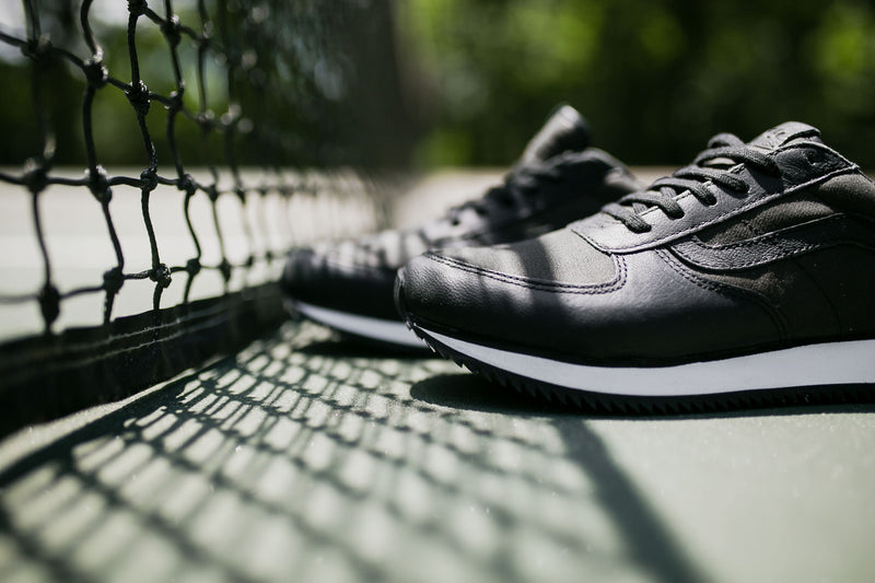 Vans Suiting Runner (Black/White) - 8 Sneakers Vans Suiting Runner (Black/White) - 8 -shooos shop