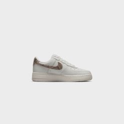 Sneakers WMNS Air Force 1 ‘07 (Phantom/LT Iron Ore) - 5W -shooos shop WMNSAirForce1 07 Phantom LTIronOre DD8959 0023 800x