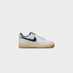 Sneakers WMNS Nike Air Force 1 ‘07 LX (Summit White/Black-Muslin) - 5W -shooos shop WMNSNikeAirForce1 07LX SummitWhite Black Muslin DR0148 1013 800x