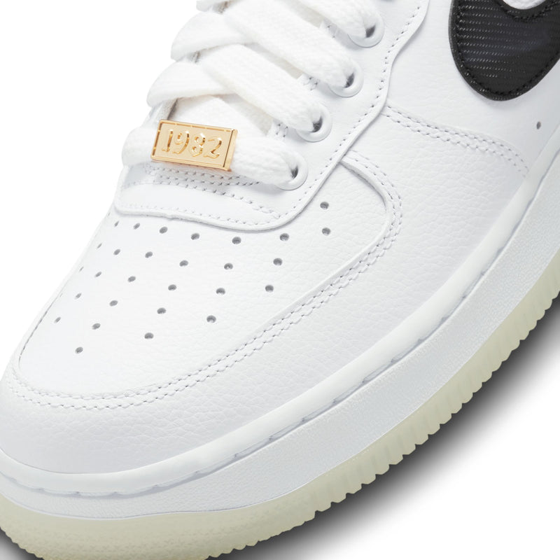 Sneakers WMNS Nike Air Force 1 ‘07 PRM (White/Black-Metallic Gold) - 5W 11 Sneakers WMNS Nike Air Force 1 ‘07 PRM (White/Black-Metallic Gold) - 5W - Image 11