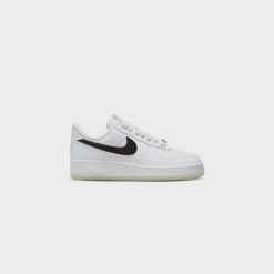 Sneakers WMNS Nike Air Force 1 ‘07 PRM (White/Black-Metallic Gold) - 5W 15 Sneakers WMNS Nike Air Force 1 ‘07 PRM (White/Black-Metallic Gold) - 5W -shooos shop WMNSNikeAirForce1 07PRM White Black MetallicGold DX2307 1004 800x