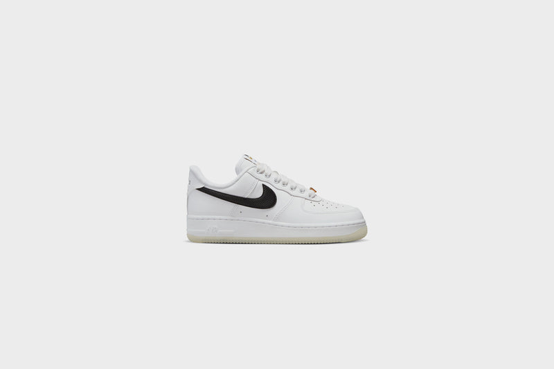 Sneakers WMNS Nike Air Force 1 ‘07 PRM (White/Black-Metallic Gold) - 5W 4 Sneakers WMNS Nike Air Force 1 ‘07 PRM (White/Black-Metallic Gold) - 5W - Image 4