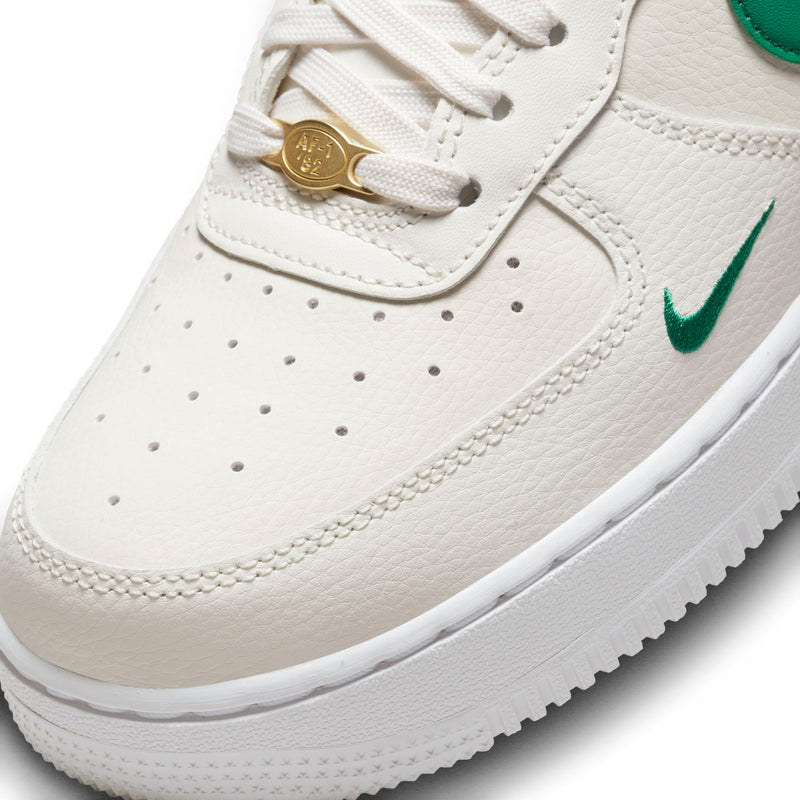 WMNS Nike Air Force 1 ‘07 SE (Sail/Malachite-White) - 5W Sneakers WMNS Nike Air Force 1 ‘07 SE (Sail/Malachite-White) - 5W -shooos shop WMNSNikeAirForce1 07SE Sail Malachite White DQ7582