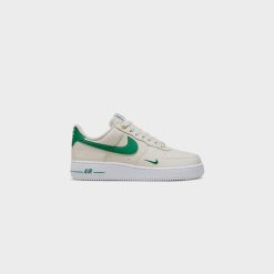 Sneakers WMNS Nike Air Force 1 ‘07 SE (Sail/Malachite-White) - 5W 3 Sneakers WMNS Nike Air Force 1 ‘07 SE (Sail/Malachite-White) - 5W -shooos shop WMNSNikeAirForce1 07SE Sail Malachite White DQ7582 1014 800x