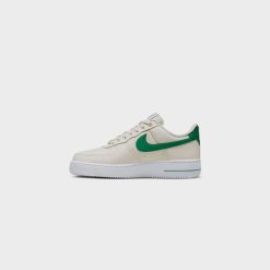 Sneakers WMNS Nike Air Force 1 ‘07 SE (Sail/Malachite-White) - 5W 4 Sneakers WMNS Nike Air Force 1 ‘07 SE (Sail/Malachite-White) - 5W -shooos shop WMNSNikeAirForce1 07SE Sail Malachite White DQ7582 1015 800x