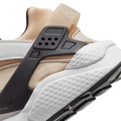 Sneakers WMNS Nike Air Huarche (White/Black-Hemp-Sanddrift) - 5.5 WMNS -shooos shop WMNSNikeAirHuarche White Black Hemp Sanddrift DH4439 1089 800x