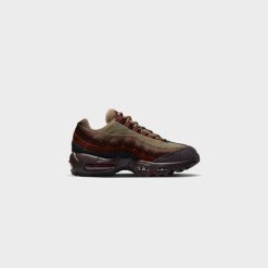 Sneakers WMNS Nike Air Max 95 (Brown Basalt/University Red) - WMNS 5 12 Sneakers WMNS Nike Air Max 95 (Brown Basalt/University Red) - WMNS 5 -shooos shop WMNSNikeAirMax95 BrownBasalt UniversityRed DZ4710 2003 800x