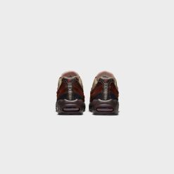 Sneakers WMNS Nike Air Max 95 (Brown Basalt/University Red) - WMNS 5 15 Sneakers WMNS Nike Air Max 95 (Brown Basalt/University Red) - WMNS 5 -shooos shop WMNSNikeAirMax95 BrownBasalt UniversityRed DZ4710 2006 800x