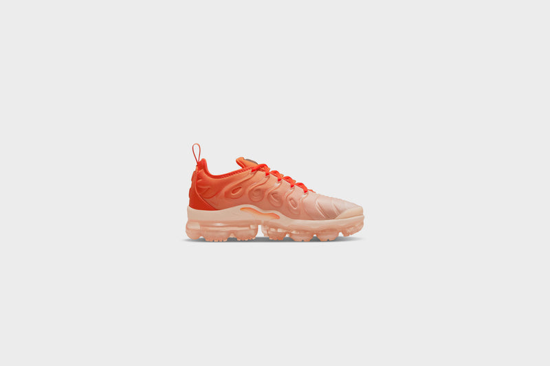 WMNS Nike Air VaporMax Plus (Guava Ice/Rush Orange-Black) - 5W Sneakers WMNS Nike Air VaporMax Plus (Guava Ice/Rush Orange-Black) - 5W -shooos shop WMNSNikeAirVaporMaxPlus GuavaIce RushOrange Black DQ8588