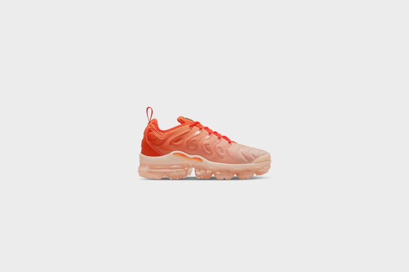 WMNS Nike Air VaporMax Plus (Guava Ice/Rush Orange-Black) - 5W Sneakers WMNS Nike Air VaporMax Plus (Guava Ice/Rush Orange-Black) - 5W -shooos shop WMNSNikeAirVaporMaxPlus GuavaIce RushOrange Black DQ8588