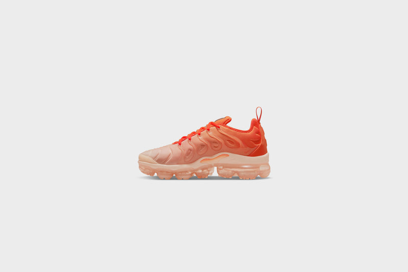 WMNS Nike Air VaporMax Plus (Guava Ice/Rush Orange-Black) - 5W Sneakers WMNS Nike Air VaporMax Plus (Guava Ice/Rush Orange-Black) - 5W -shooos shop WMNSNikeAirVaporMaxPlus GuavaIce RushOrange Black DQ8588