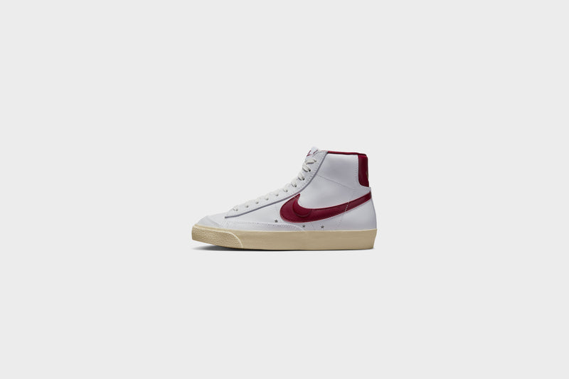 WMNS Nike Blazer Mid ‘77 SE (White/Team Red-Muslin) - 5W Sneakers WMNS Nike Blazer Mid ‘77 SE (White/Team Red-Muslin) - 5W -shooos shop WMNSNikeBlazerMid 77SE White TeamRed Muslin DV7003