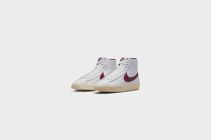 WMNS Nike Blazer Mid ‘77 SE (White/Team Red-Muslin) - 5W Sneakers WMNS Nike Blazer Mid ‘77 SE (White/Team Red-Muslin) - 5W -shooos shop WMNSNikeBlazerMid 77SE White TeamRed Muslin DV7003
