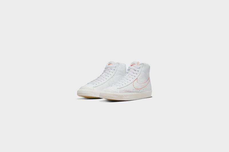 WMNS Nike Blazer Mid ‘77 (White/Safety Orange-Lilac) - 5W Sneakers WMNS Nike Blazer Mid ‘77 (White/Safety Orange-Lilac) - 5W -shooos shop WMNSNikeBlazerMid 77 White SafetyOrange Lilac DX2350