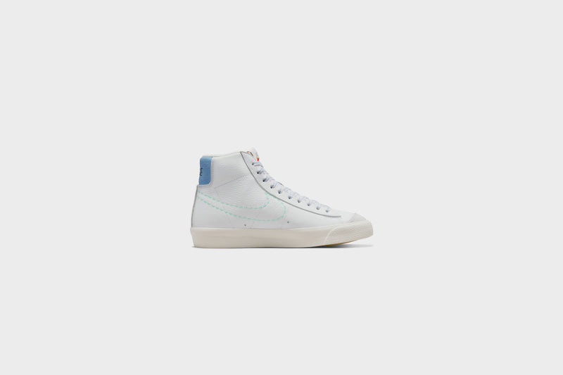 WMNS Nike Blazer Mid ‘77 (White/Safety Orange-Lilac) - 5W Sneakers WMNS Nike Blazer Mid ‘77 (White/Safety Orange-Lilac) - 5W -shooos shop WMNSNikeBlazerMid 77 White SafetyOrange Lilac DX2350