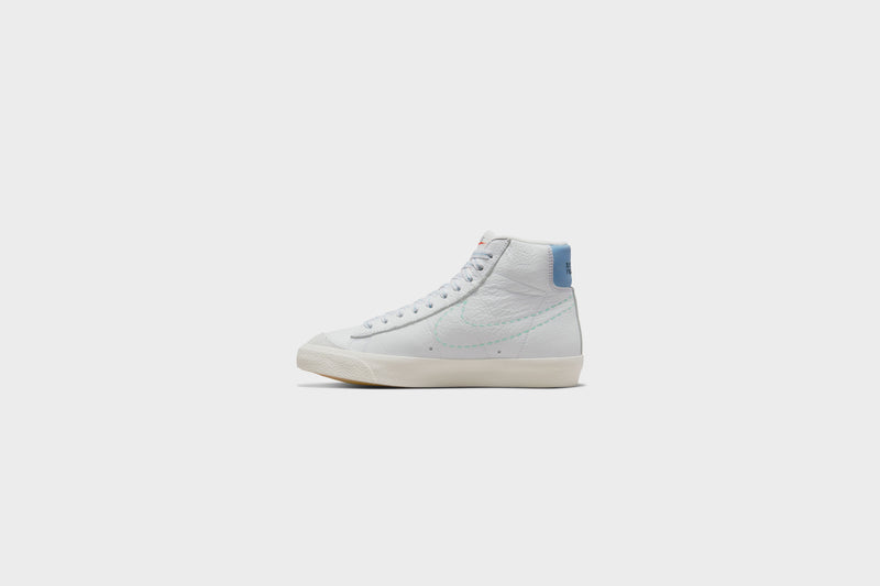 WMNS Nike Blazer Mid ‘77 (White/Safety Orange-Lilac) - 5W Sneakers WMNS Nike Blazer Mid ‘77 (White/Safety Orange-Lilac) - 5W -shooos shop WMNSNikeBlazerMid 77 White SafetyOrange Lilac DX2350