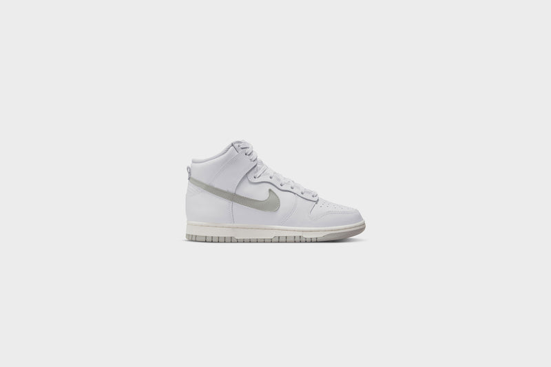 WMNS Nike Dunk High (White/Grey Fog-Sail) - WMNS 5.5 Sneakers WMNS Nike Dunk High (White/Grey Fog-Sail) - WMNS 5.5 -shooos shop WMNSNikeDunkHigh White GreyFog Sail DD1869