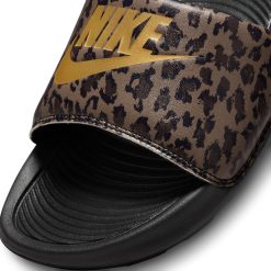 Sneakers WMNS Nike Victori One Slide Print (Archaeo Brown/Metallic Gold) - 5 WMNS -shooos shop WMNSNikeVictoriOneSlidePrint ArchaeoBrownMetallicGold CN9676 200 1 800x