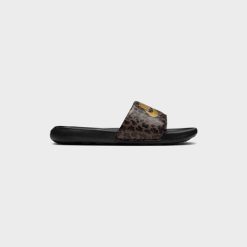 Sneakers WMNS Nike Victori One Slide Print (Archaeo Brown/Metallic Gold) - 5 WMNS -shooos shop WMNSNikeVictoriOneSlidePrint ArchaeoBrownMetallicGold CN9676 200 5 800x